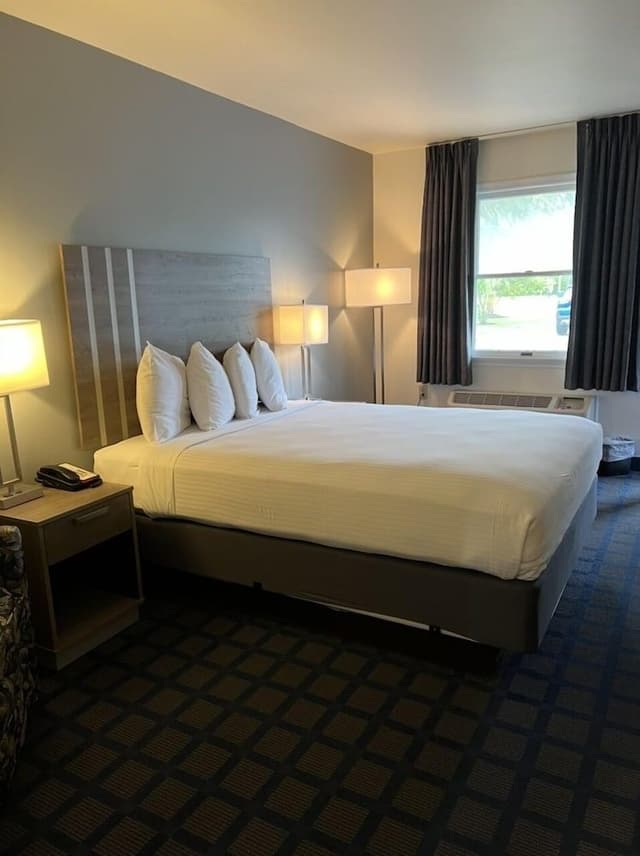 Standard Room, 1 Queen Bed