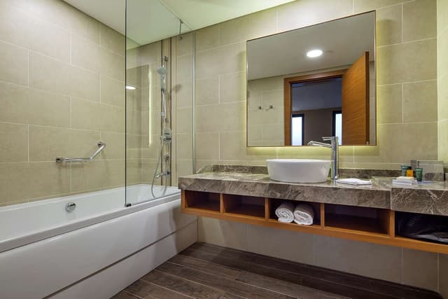 KING GUEST ROOM