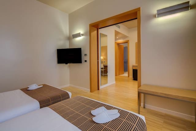 Junior Suite, 1 King Bed