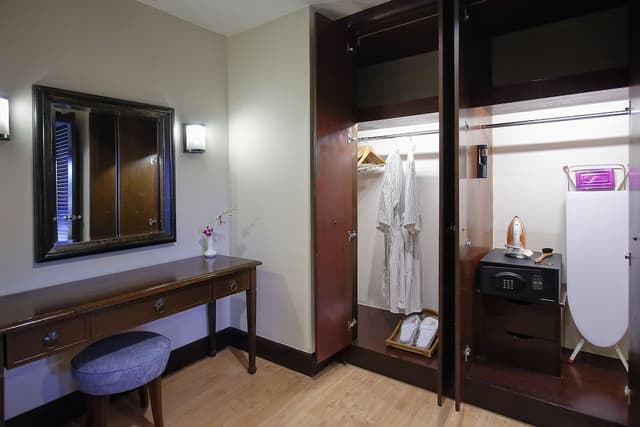 Magellan Club Suite King