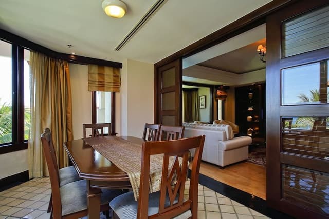 Magellan Club Suite King