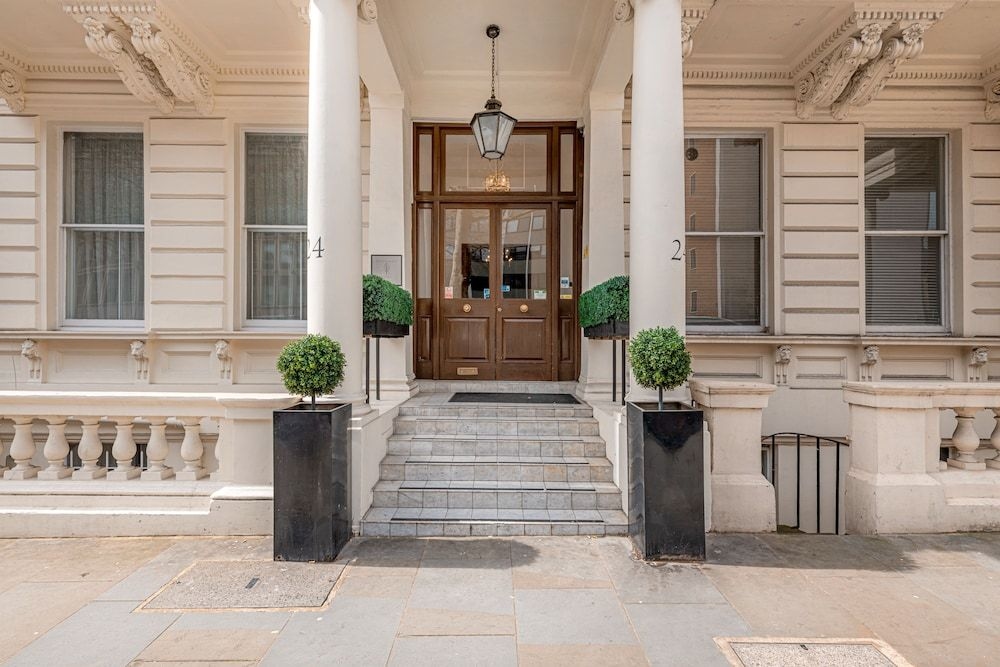 Queensgate Court Apartments3