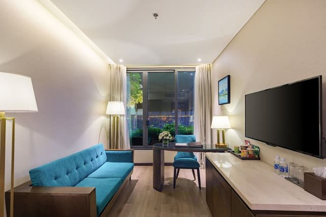 Suite, Balcony