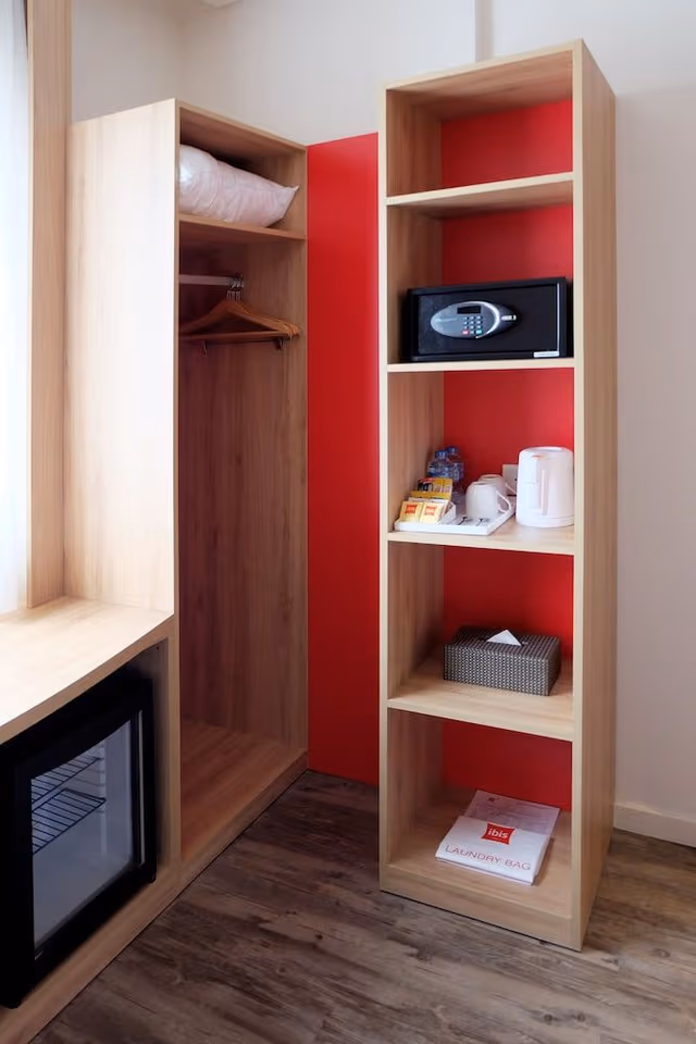 Standard Room, 1 Queen Bed