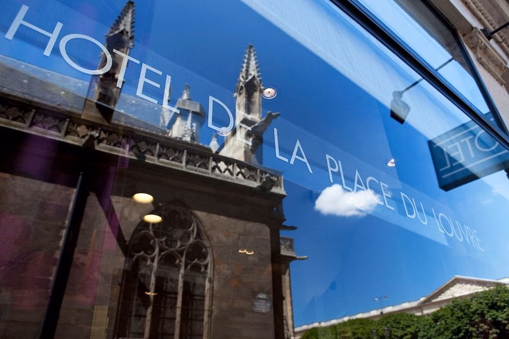 Hotel de la Place du Louvre4