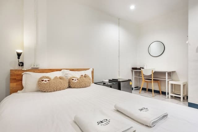 Standard Double Room No Window