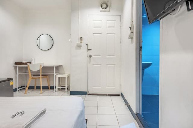 Standard Double Room No Window