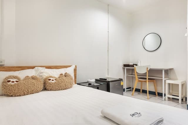 Standard Double Room No Window