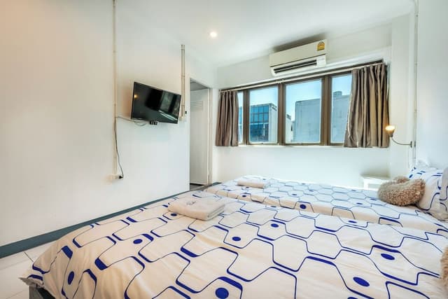Standard Twin Room Private Bathroom