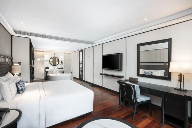 Premium Room, Poolside