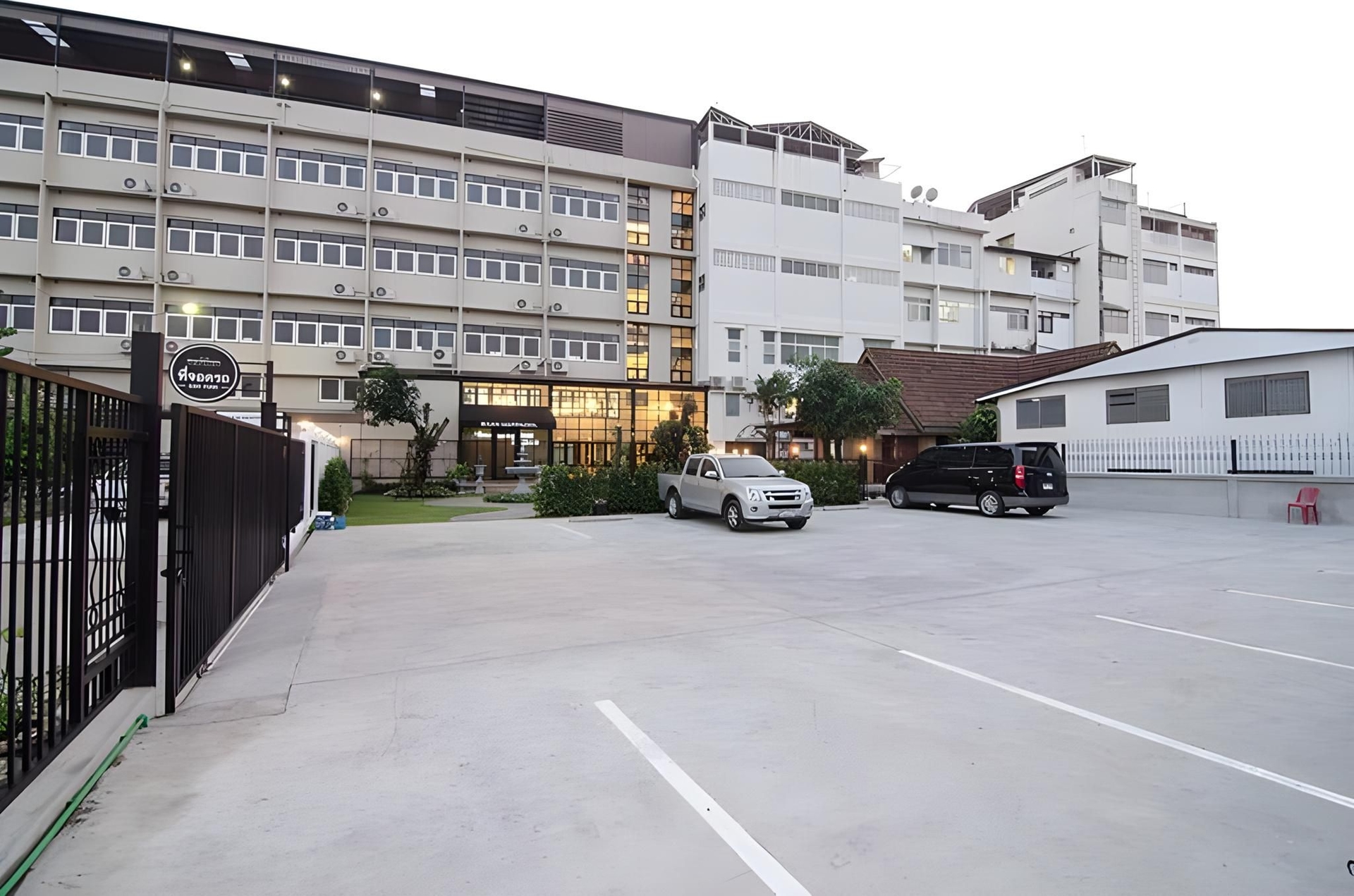 บ้านนพดล โฮเทล แอนด์ อพาร์ตเมนต์ บางนา (Baan Noppadol Hotel & Apartment Bangna)1
