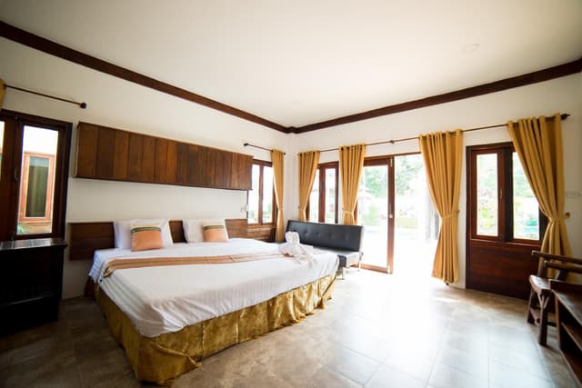 Deluxe Double Room with Shower
