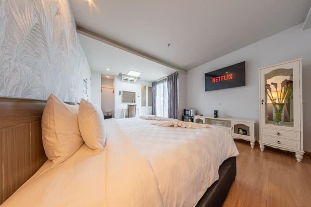 Deluxe Double Garden View Room
