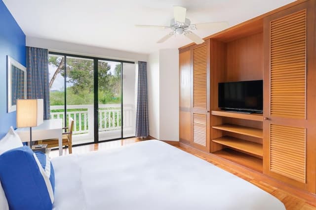 Premier Suite, 1 King Bed, Golf View