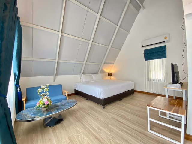 Resort Fantasy UK House with Bathtub Double Bed
