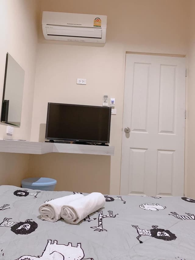 Double Room Shared Bathroom