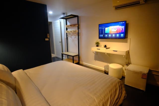 City Double Room, 1 King Bed, City View