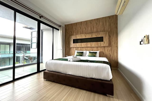 V3. Three-Bedroom Villa