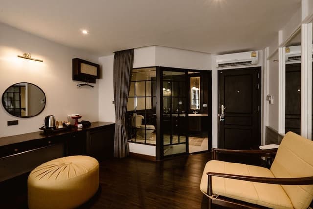 Junior Double Room, 1 King Bed