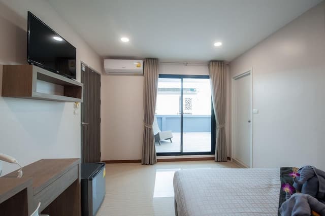 Premium Single Room, 1 Queen Bed