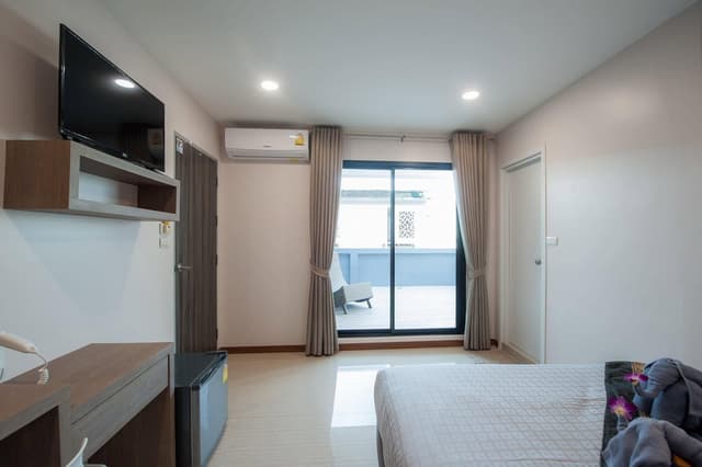 Premium Single Room, 1 Queen Bed