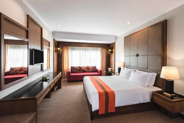 Deluxe King Room