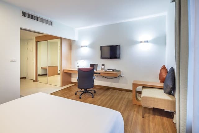 Deluxe Room, 1 King Bed