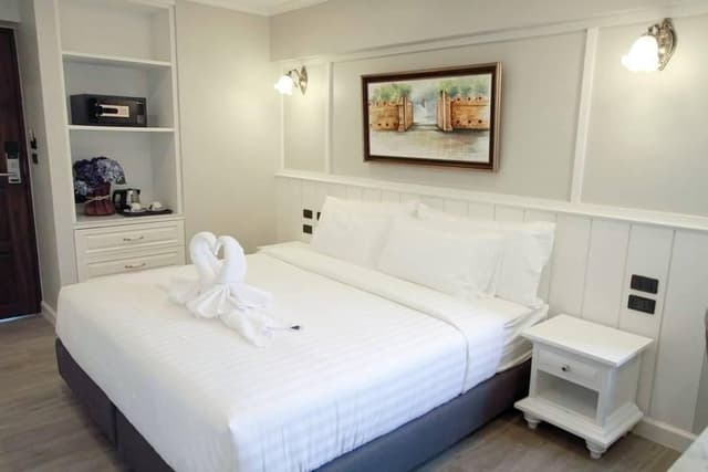 Double Room with Bathtub