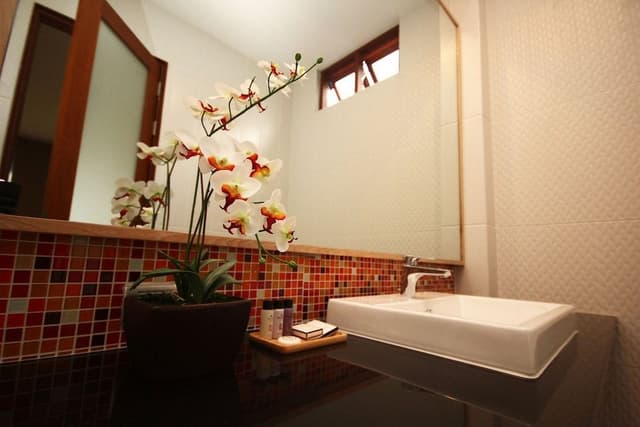 Premier Suite, 1 Double Bed, Balcony, Garden View
