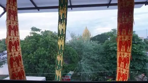 ลิตเติ้ล จัสมิน บาย เดอะ ริเวอร์ ลิตเติ้ล จัสมิน บาย เดอะ ริเวอร์