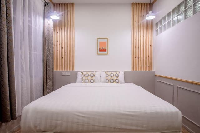 Suite, Balcony