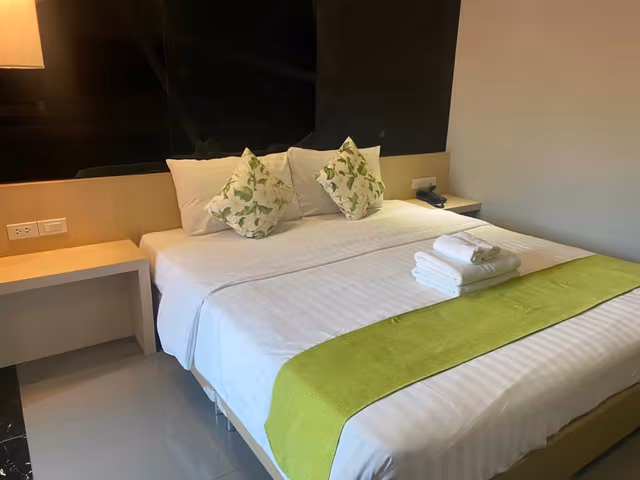 Studio Room