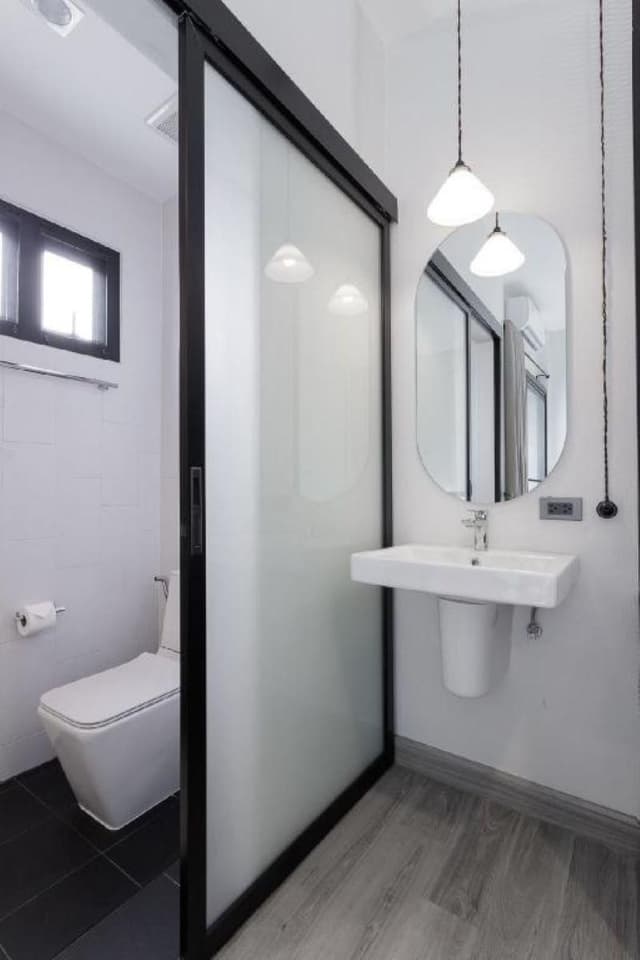 Deluxe King Room with Balcony
