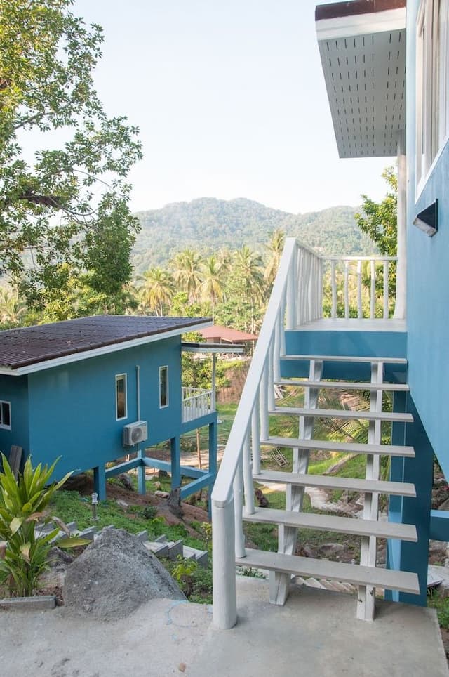 2-Bedroom Bungalow with Mountain View