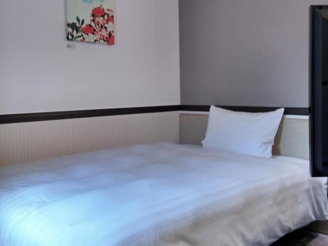 Single Room, Smoking