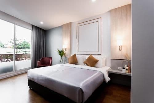 Deluxe King Room