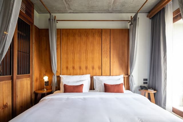 Deluxe Room with Balcony