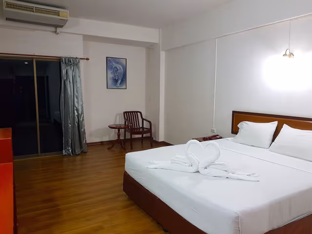 Deluxe Room, 1 King Bed
