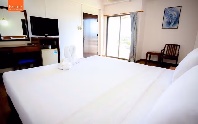 Standard Room, 1 King Bed