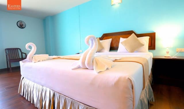 Standard Room, 1 King Bed