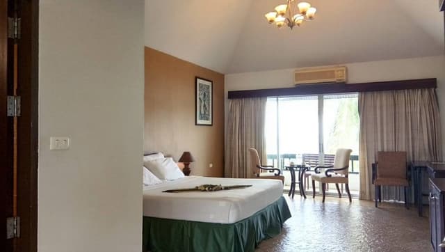 Deluxe Seaview Room