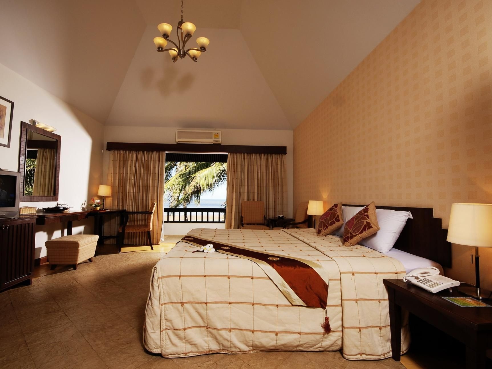 โกลเด้นท์ไพน์บีชรีสอร์ท (Golden Pine Beach Resort)1