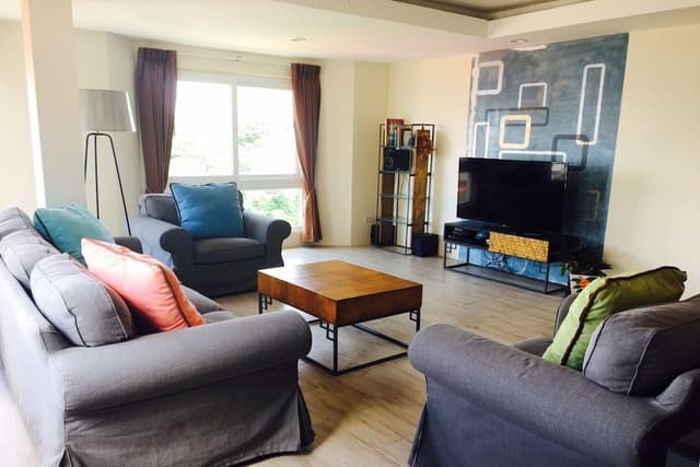 Deluxe Executive Suite