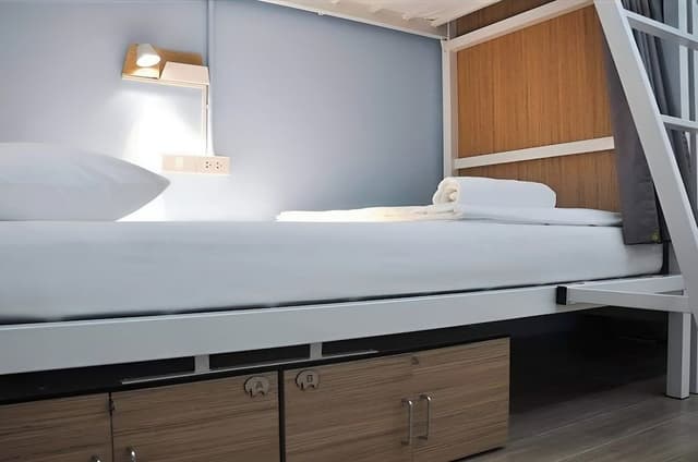 Bunk Bed Male Shared in Dormitory