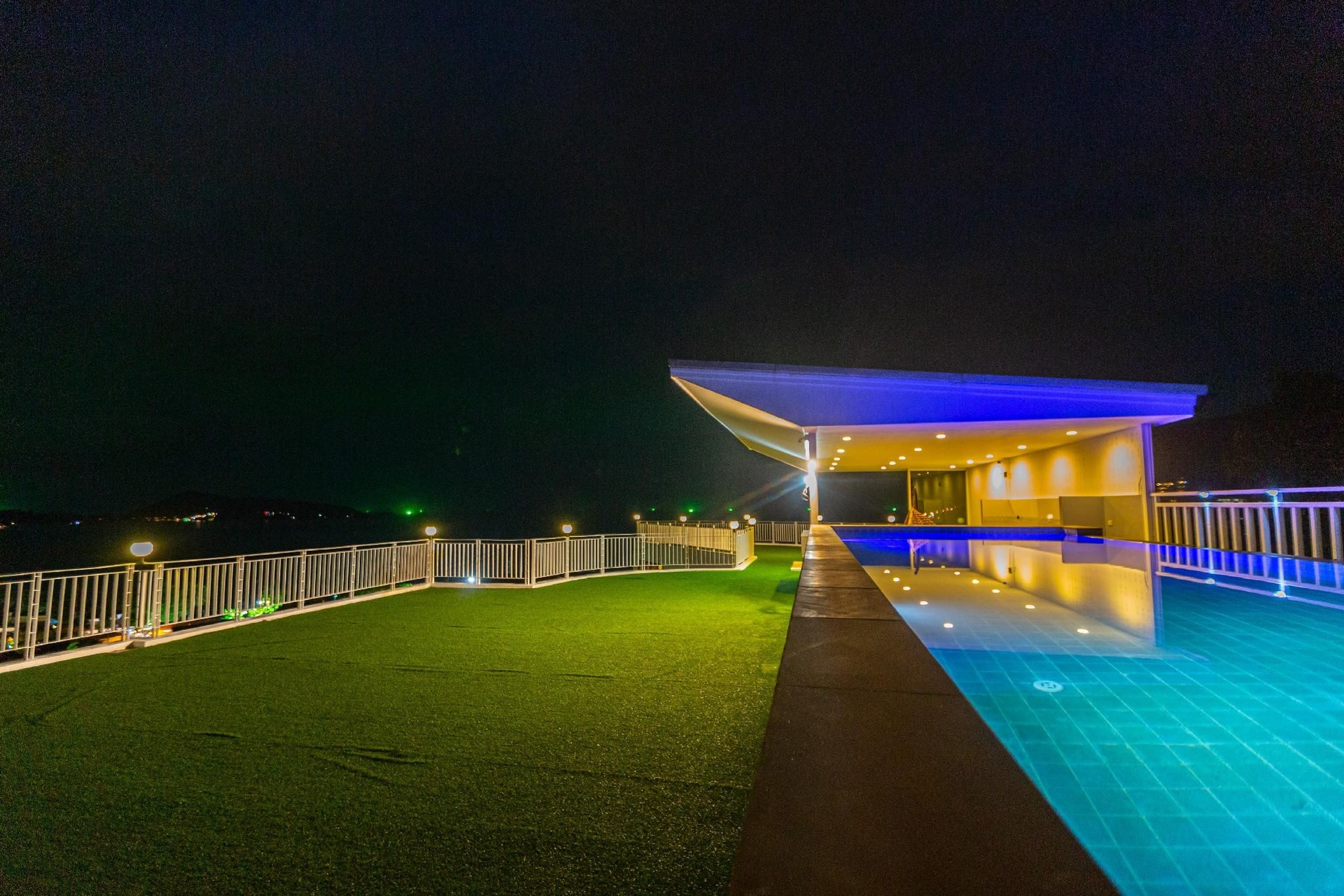 รสรินทร์ ซีวิว ป่าตอง (Rossarin Sea View Patong)3