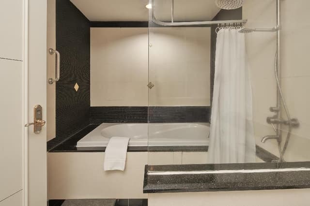 Grand Deluxe Room