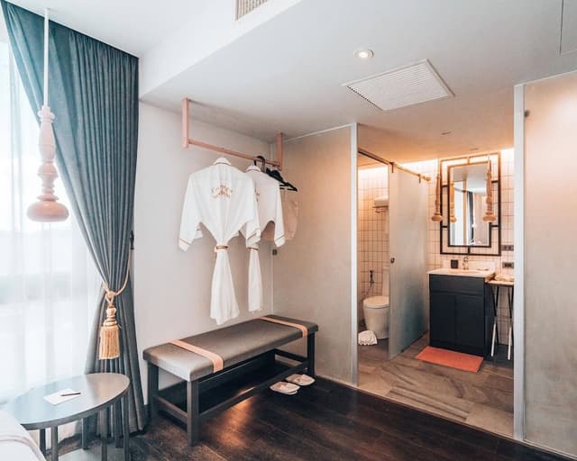 Deluxe King Room
