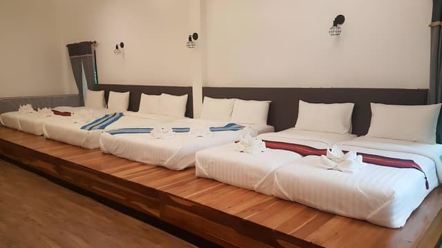 Friendly Room 8 people