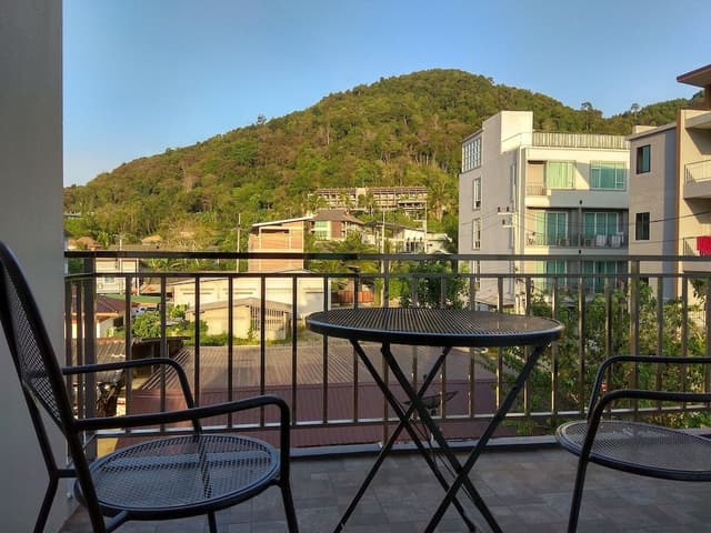 Deluxe Double Room, 1 King Bed, Balcony, Mountain View