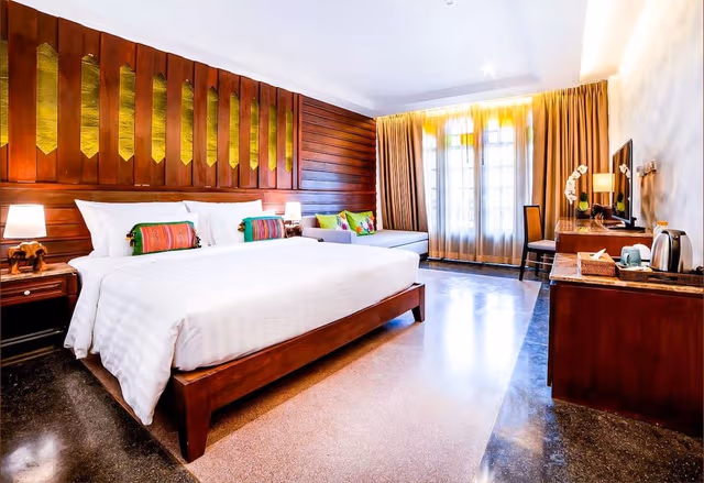 Smile Grand Deluxe Double Bedroom